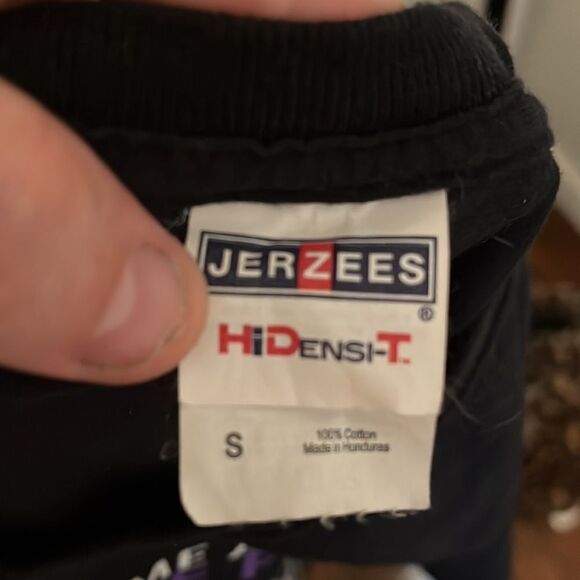 Kobe Bryant Black Memorial Graphic Shirt - Picture 7 of 7